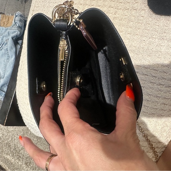 Nwot Mini Town Bucket Bag In Signature Canvas With Vintage Mini Rose Print - Picture 8 of 9